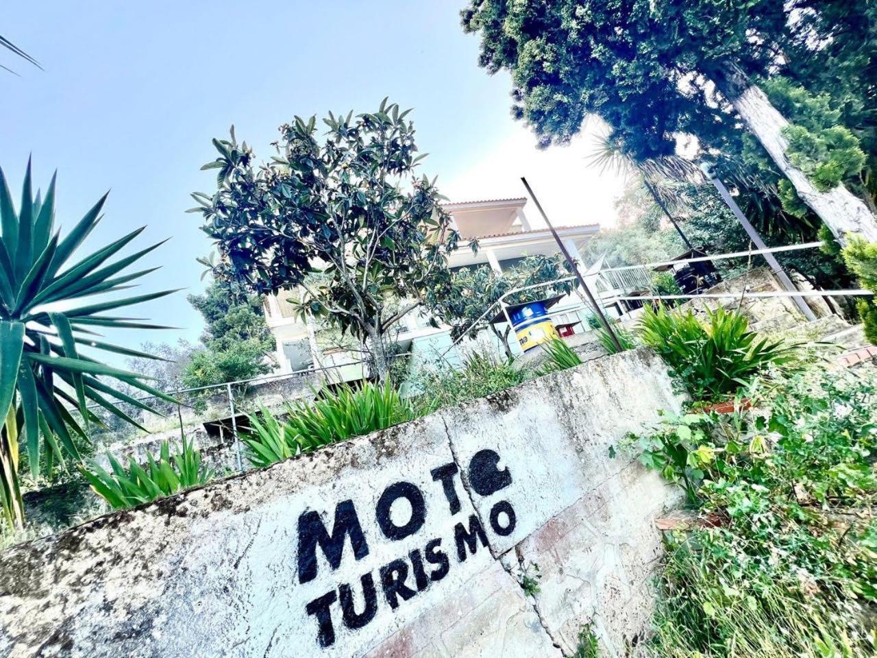 Mototurismo - Alla Scoperta Della Sardegna Sarroch Exteriér fotografie